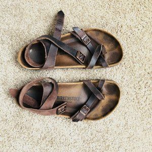 Birkenstock Yara \\ Size 39 or 8/8.5 \\ Oiled Leather